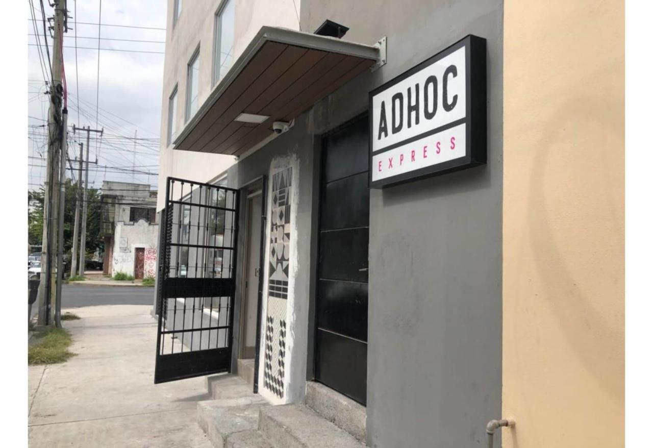 Hotel cápsula Adhoc Cintermex